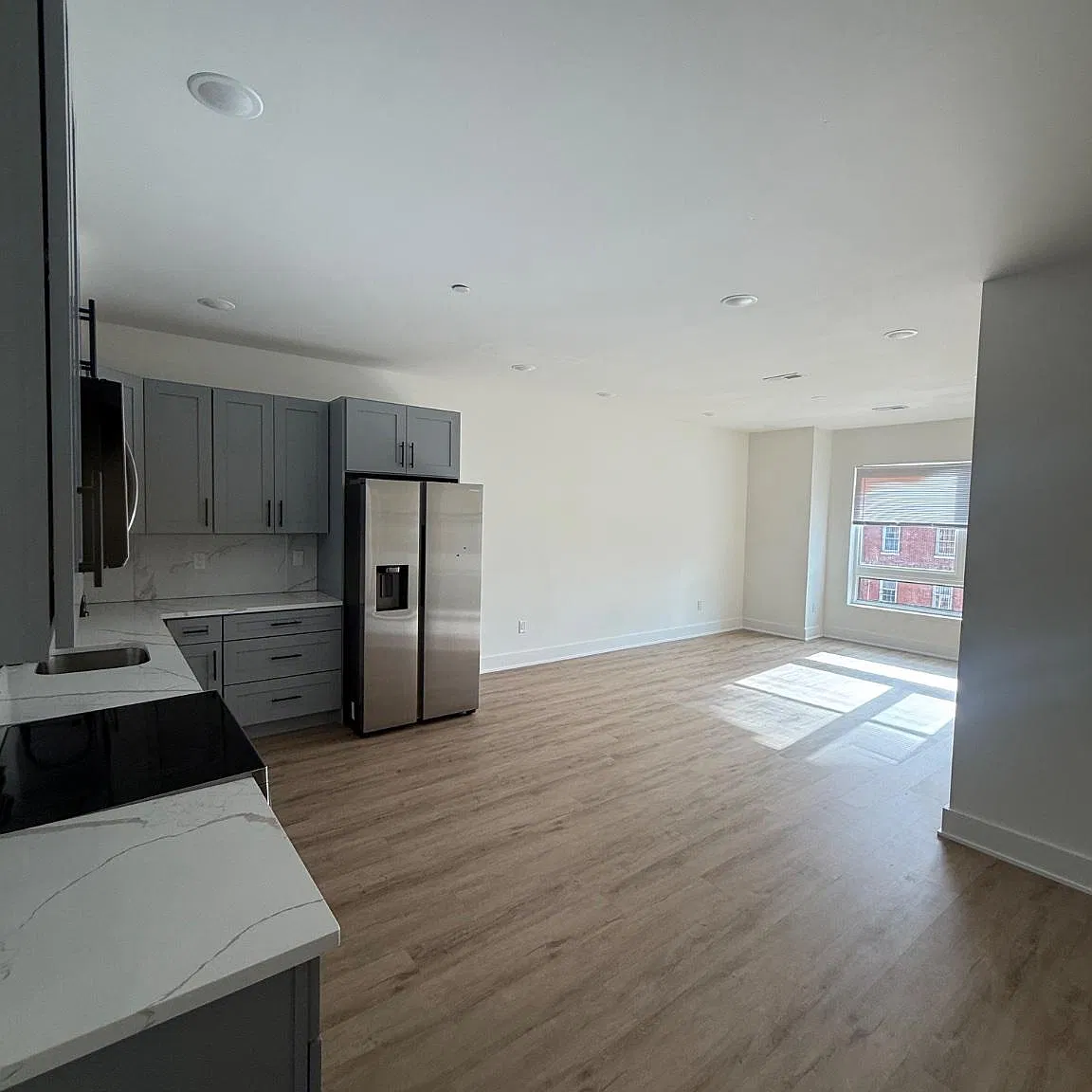 2 bed, 2.0 bath, 890 sqft, $1,900 — Photo 3
