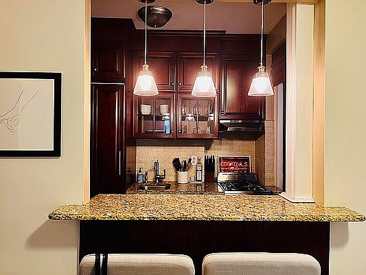 4th image of 221 E 76th St APT 4A