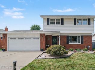 15123 Marsha St, Livonia, MI 48154