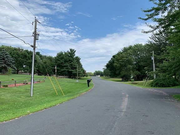 4th image of 7921 152nd Ln NW