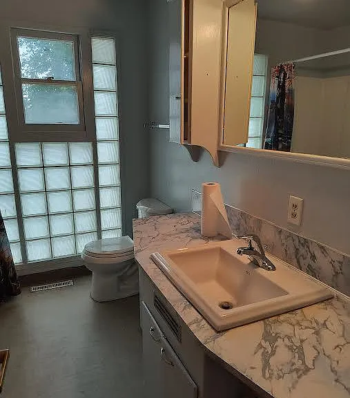 710 W Pine Ave — Photo 9