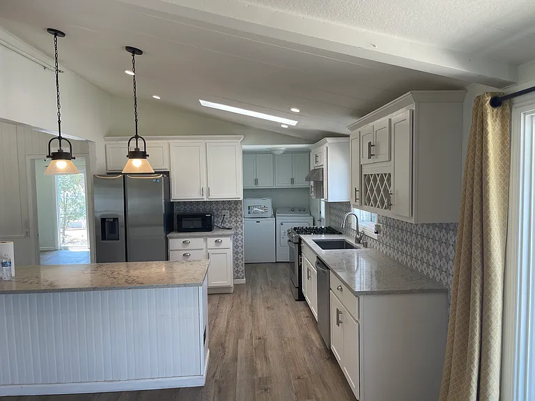 W Lilac Rd W — Photo 16