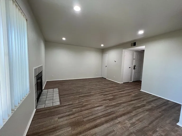 2x2 Chateau Living