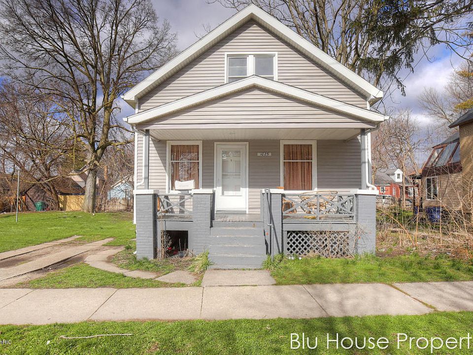 1st image of 1025 Hamilton Ave NW