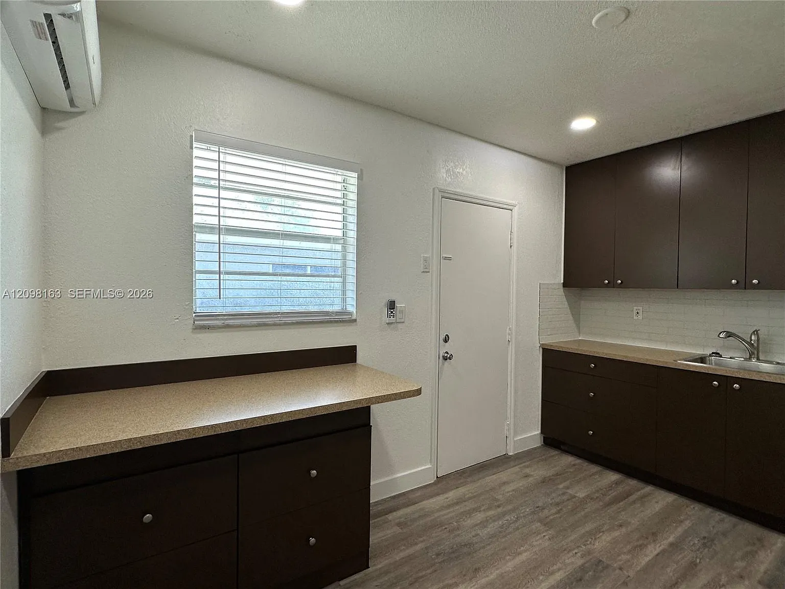 Town Of Hallandale B-13 — Photo 4