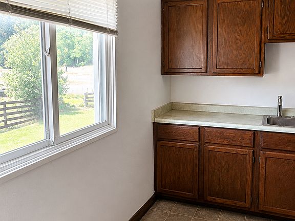 2nd image of 1909 S Black Ave APT A
