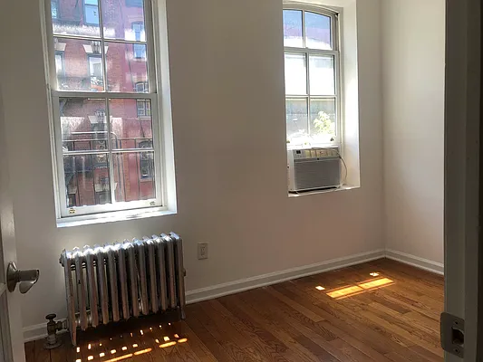 Rented by Urban Real Estate Property Group Inc | media 7