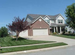 270 Wakefield Dr E, Greenwood, IN