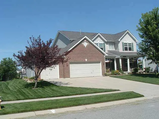 270 Wakefield Dr E photo 1