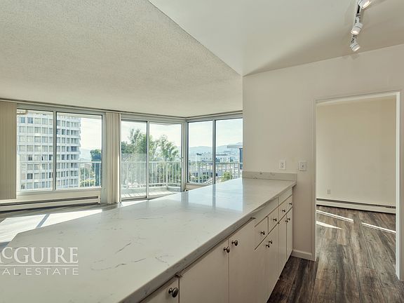 4th image of 1200 Gough St Unit 3E