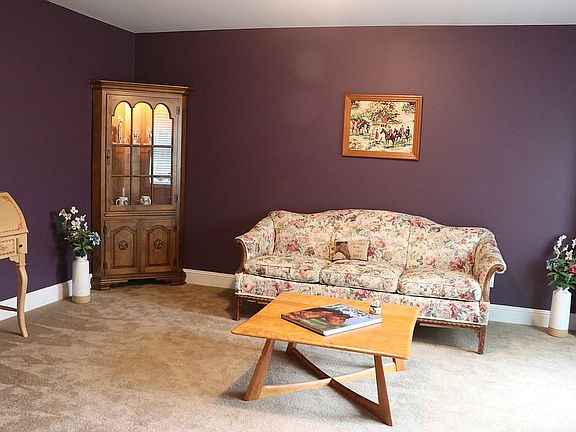 1st Floor Living Room 