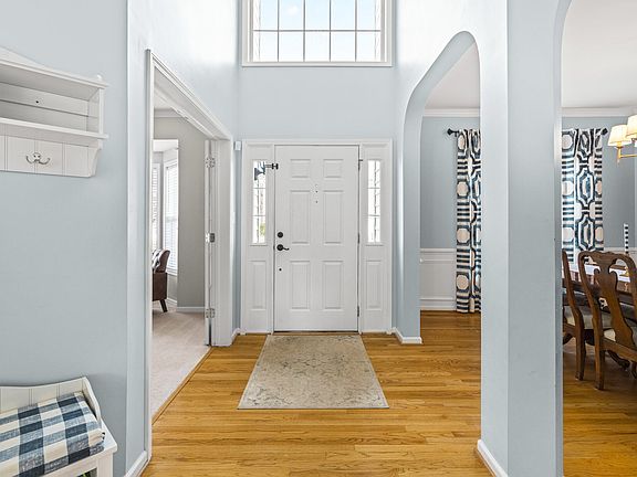 4th image of 2016 Ambrose Park Ln