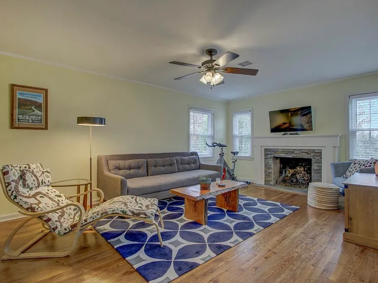 2409 S Gary Pl — Photo 2