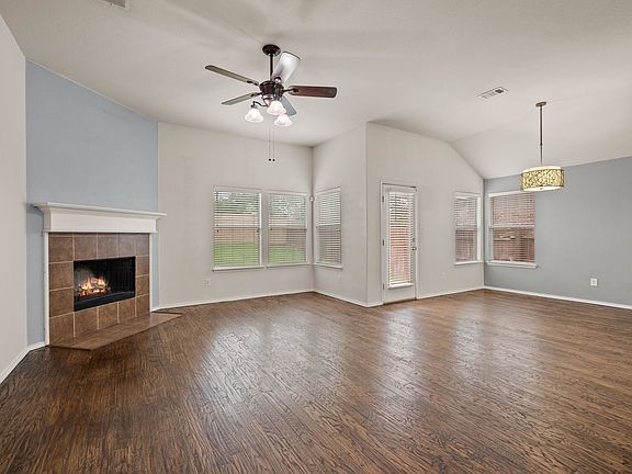 2nd image of 9905 Voss Ave