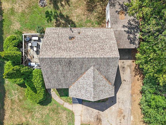 3rd image of 1820 PEACH STREET