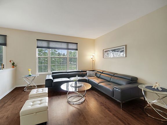 5th image of 439 Bay Tree Cir