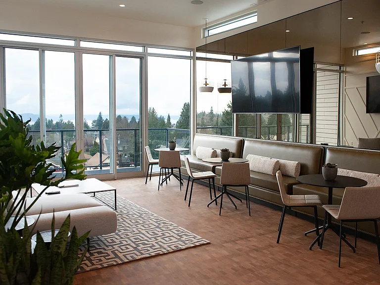 Luna West Seattle — Photo 7
