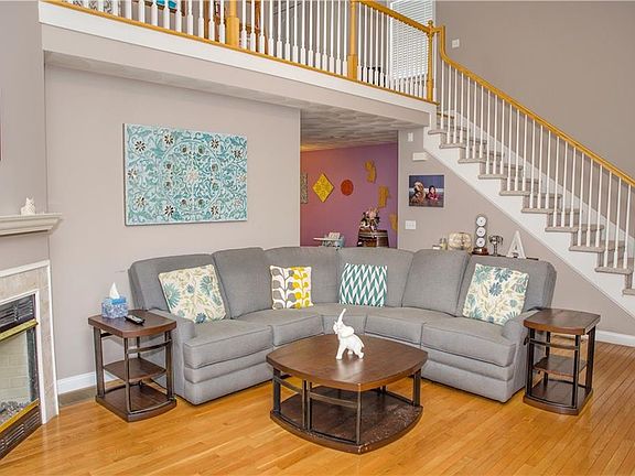 5th image of 109 Boylston Dr