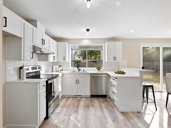 4th image of 9109 NW 21st Ave