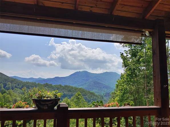67 Little Peanut Rd, Sylva, NC 28779