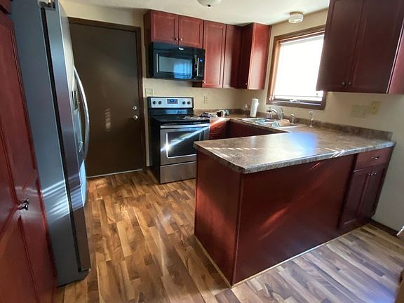 3rd image of 2747-2749 Packerland Dr #2747