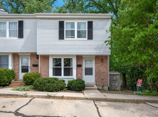 215 N Washington St APT F, Wheaton, IL 60187