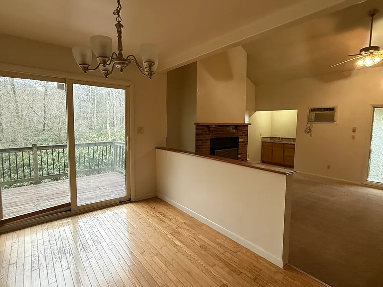 35 Pinnacle Way — Photo 2
