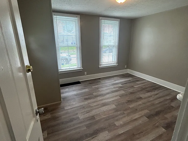 64 Wilwood Ave — Photo 8
