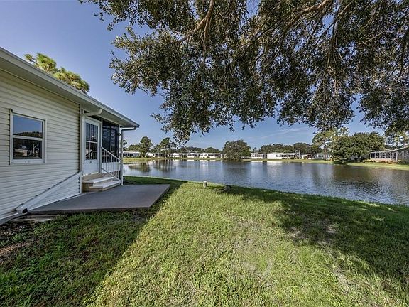 4th image of 444 New Pond Ct