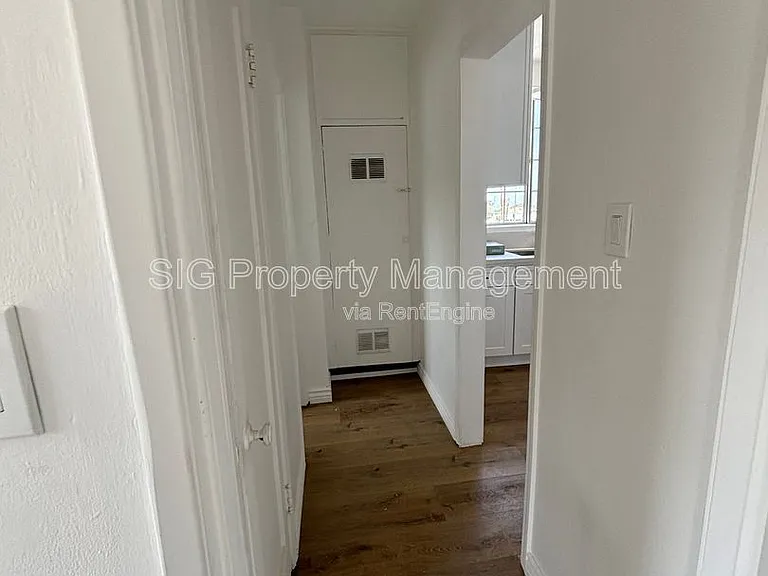 7000 1/2 Foothill Blvd — Photo 11