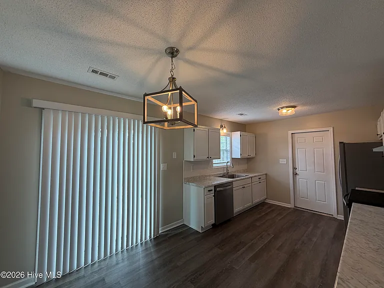 208 Parnell Rd — Photo 5