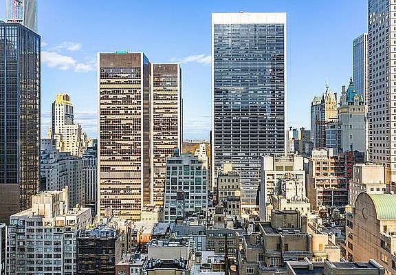 3rd image of 15 W 53rd St #20A