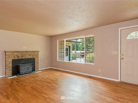 5th image of 23006 Upper Dorre Don Way SE