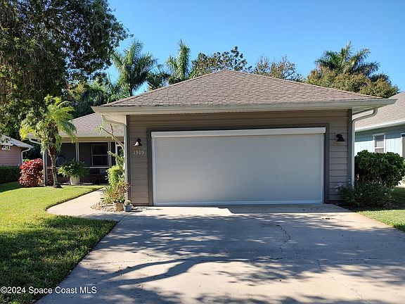 3rd image of 1905 S Garden Grove Cir