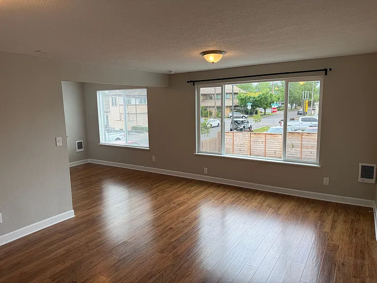 MAC CITY APARTMENTS — Photo 22