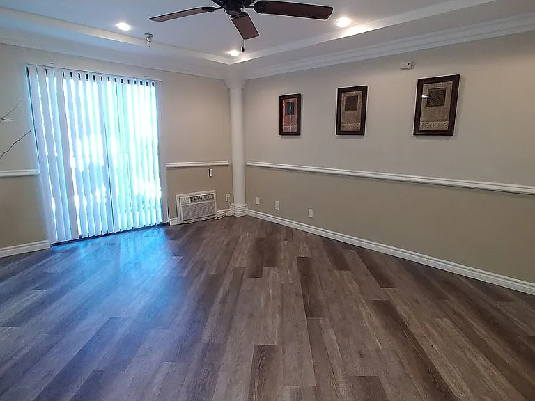 Five Star Suites — Photo 141