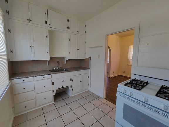 Kitchen with Granite counter