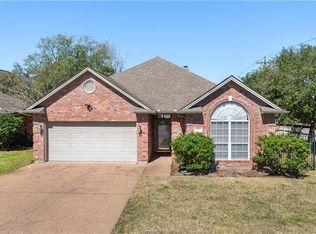 613 Clovis Ct, College Station, TX 77845