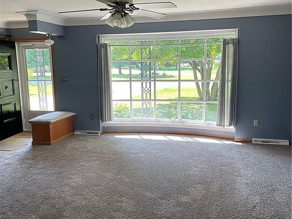 5th image of 650 Valley Dr