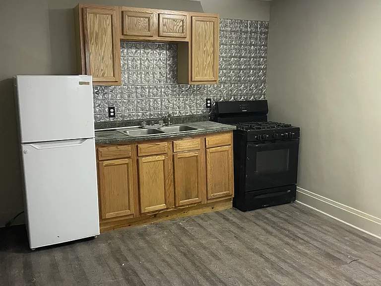 108 Miller St #1 — Photo 2