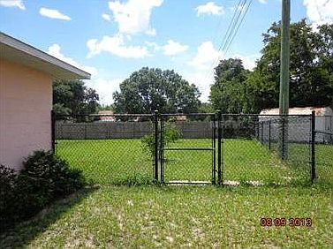 4th image of 842 Austin Cir