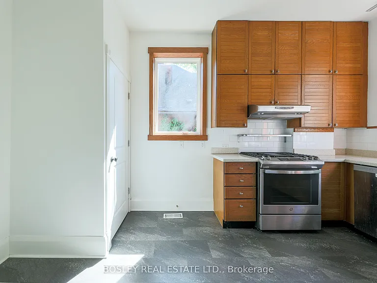 12 Meredith Cres #UPPER — Photo 31