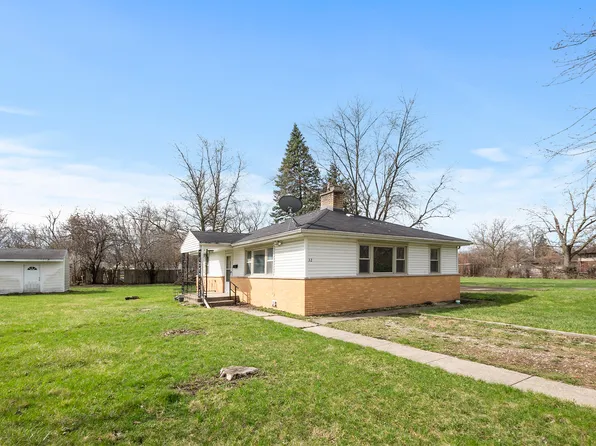 32 E Center St, Glenwood, IL 60425