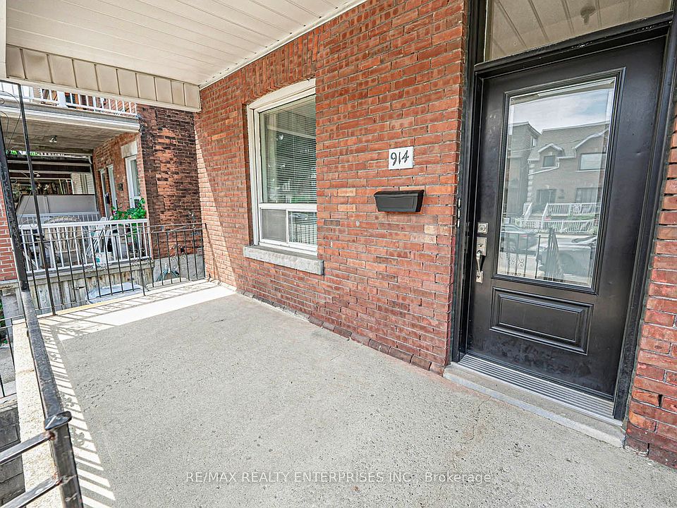 1st image of 914 Dovercourt Rd