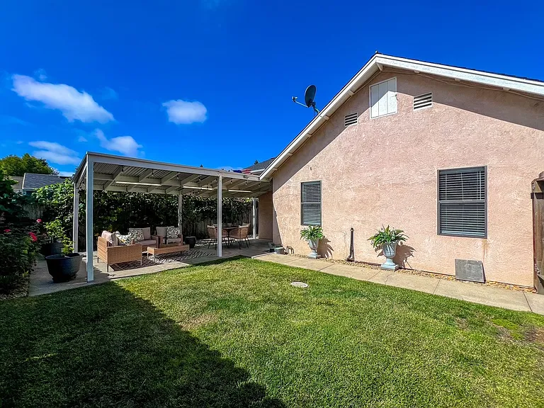 25 Berna Ave — Photo 31