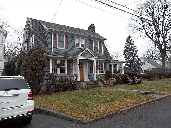 3rd image of 12 Manor Ln