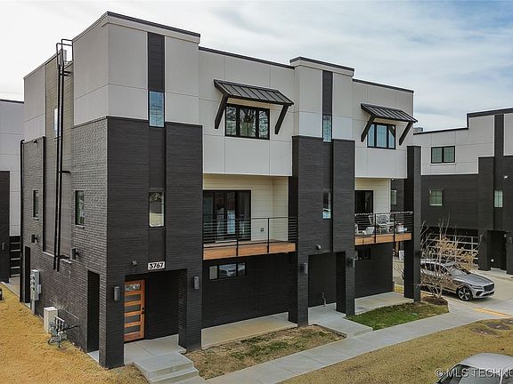 2nd image of 3767 S Riverside Dr E #3767
