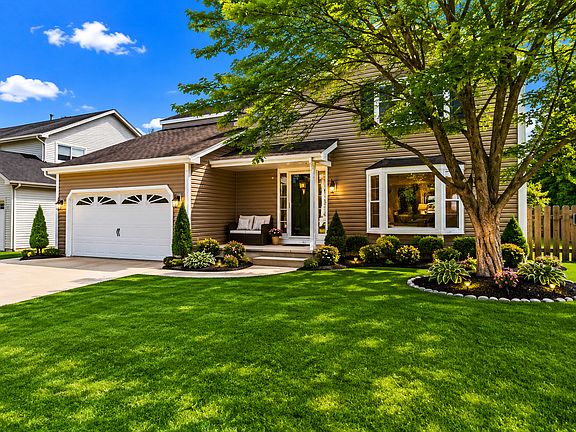 2nd image of 684 Regent Dr