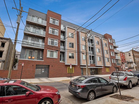 4th image of 1617 Poplar St Unit 401