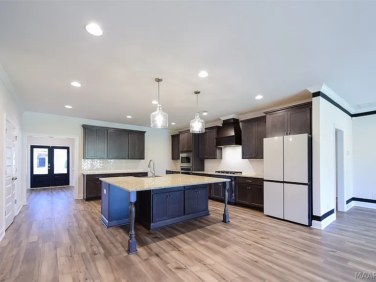 1270 Charleston Dr — Photo 8